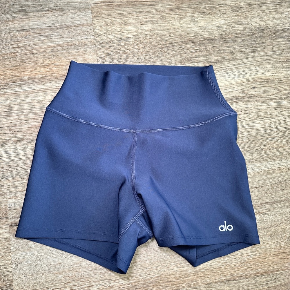 ALO Yoga Airlift Energy Shorts